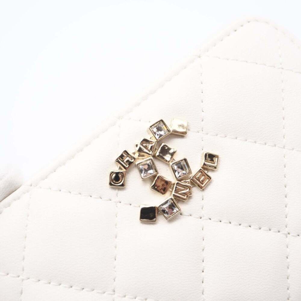 CHANEL Authentic White Lambskin Leather Wallet - Picture 4 of 12